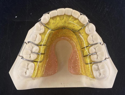 Retenant orthodontique Hawley portable durable avec une surface lisse